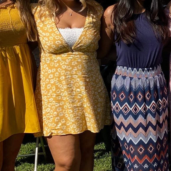 Lulus Dresses & Skirts - Lulu's Yellow Mini Floral Dress Size Extra Large